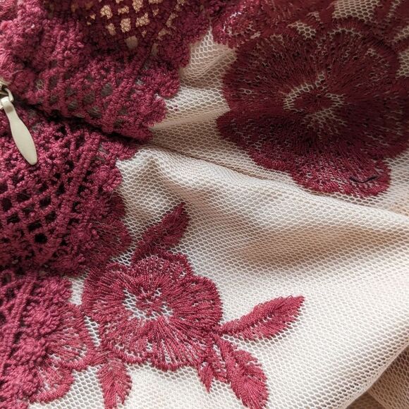 Altar'd State Y2K Embroidered Lace Mesh Floral Crop Top in Wine Sz M NWT - Picture 13 of 14